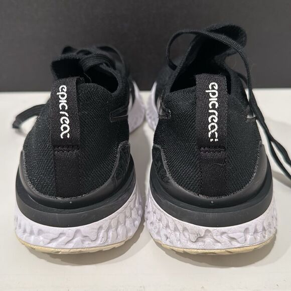 Women’s Nike Sneakers - Picture 3 of 7